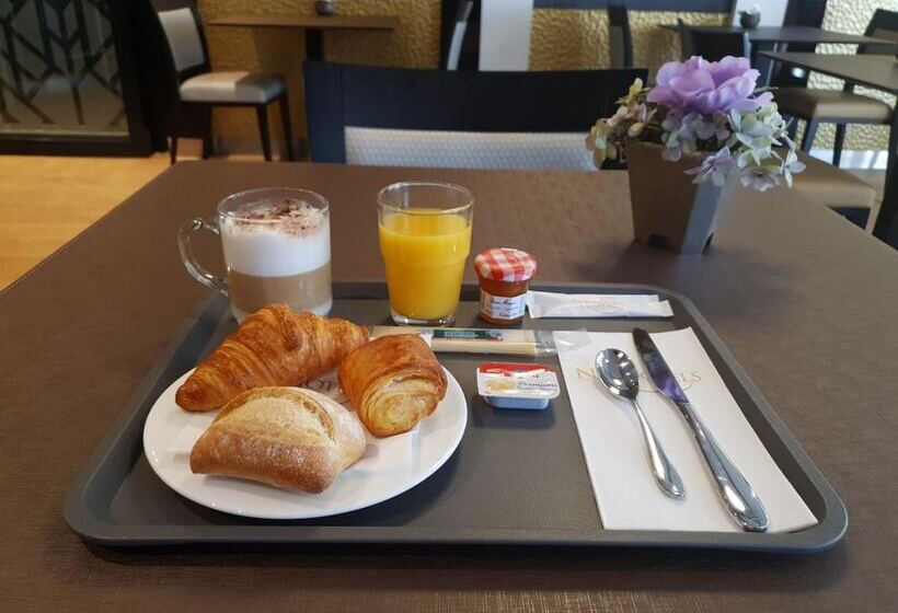 Fotos del hotel Nash Pratik:  3