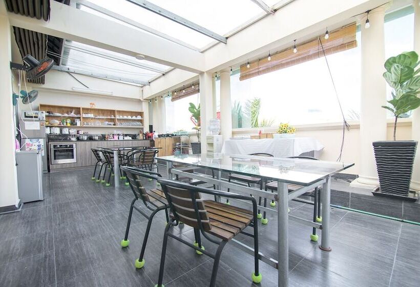 Fotos del hotel Reddoorz Plus Near Secc 2 :  25