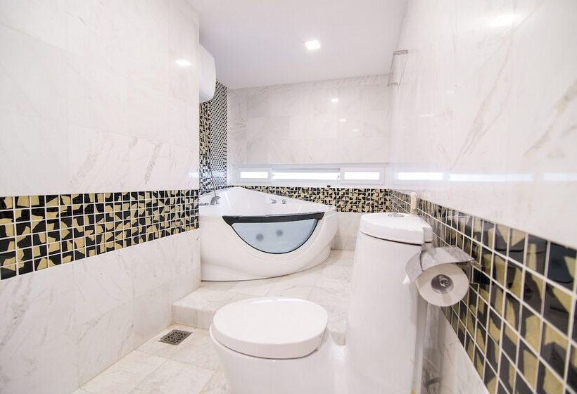 Fotos del hotel Reddoorz Plus Near Secc 2 :  23