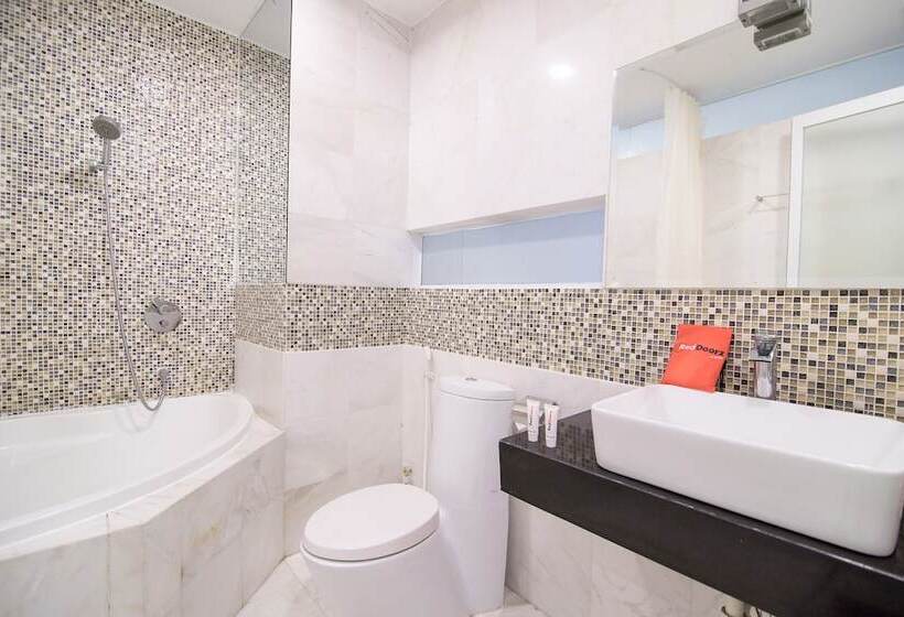 Fotos del hotel Reddoorz Plus Near Secc 2 :  4