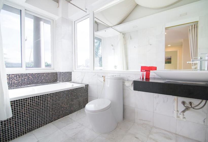 Fotos del hotel Reddoorz Plus Near Secc 2 :  21