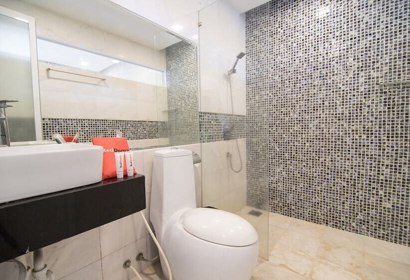 Fotos del hotel Reddoorz Plus Near Secc 2 :  2