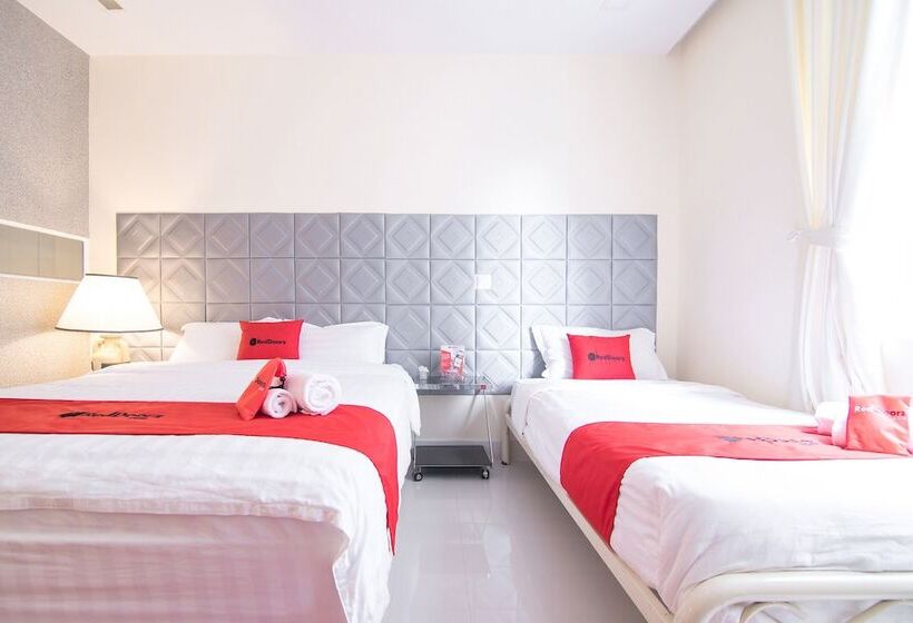 Fotos del hotel Reddoorz Plus Near Secc 2 :  9