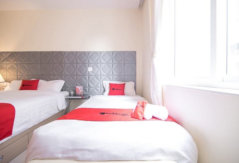 Fotos del hotel Reddoorz Plus Near Secc 2 :  10