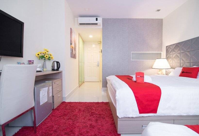 Fotos del hotel Reddoorz Plus Near Secc 2 :  7