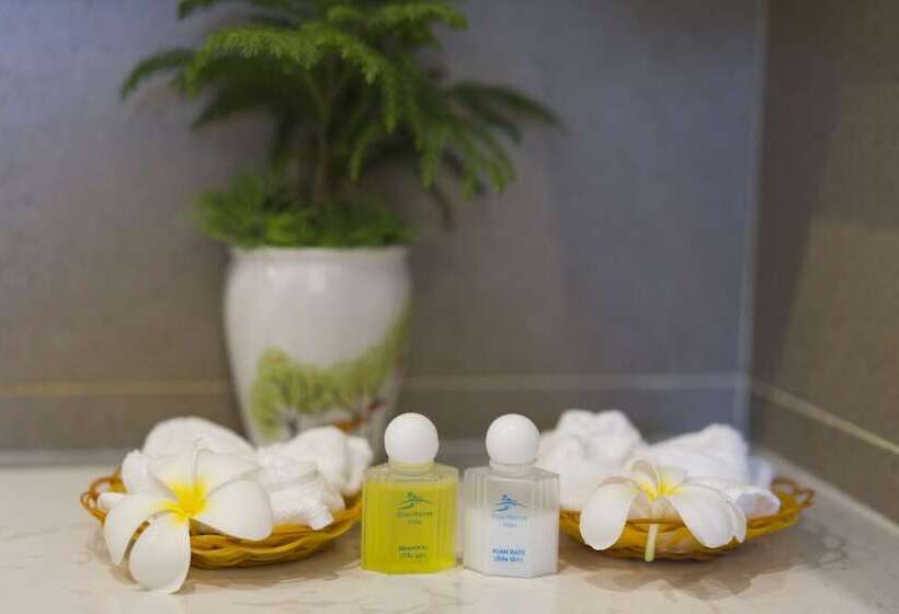 Fotos del hotel River Waves Villa:  5