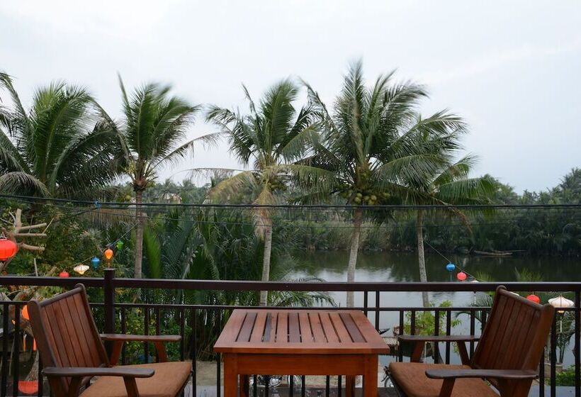 Fotos del hotel River Waves Villa:  8