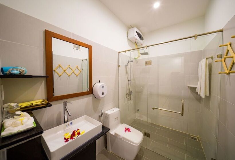 Fotos del hotel River Waves Villa:  2