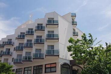 Mediterranea Hotel & Convention Center