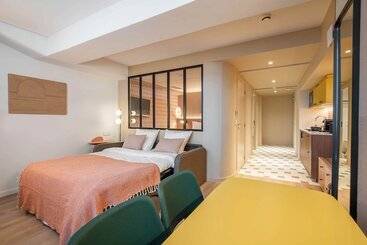 Yuna Montmartre   Apart - París