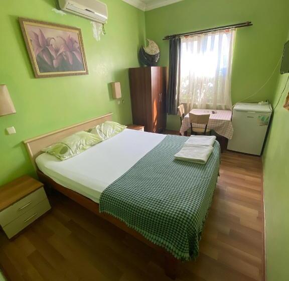 Fotos del hotel Camel Pension & Aparts:  17