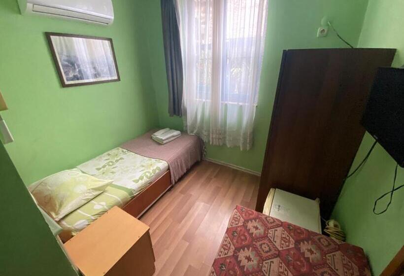 Fotos del hotel Camel Pension & Aparts:  23