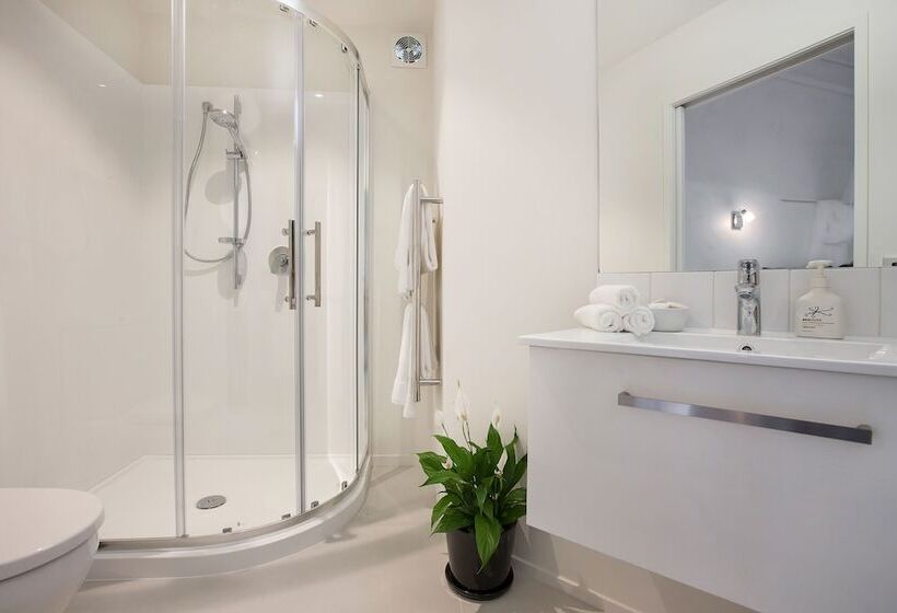 Fotos del hotel Warblers Retreat:  24