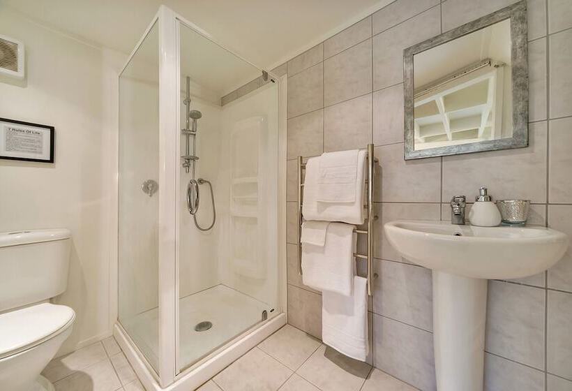 Fotos del hotel Warblers Retreat:  7