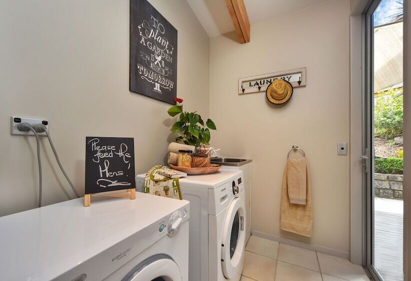 Fotos del hotel Warblers Retreat:  9