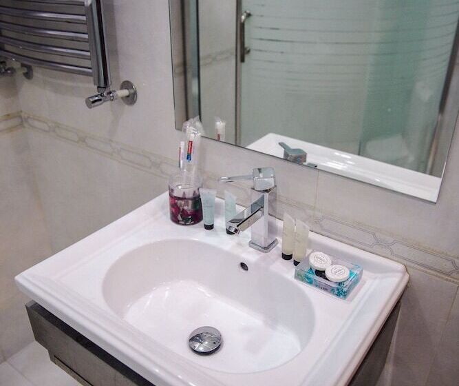 Fotos del hotel Capitol:  10