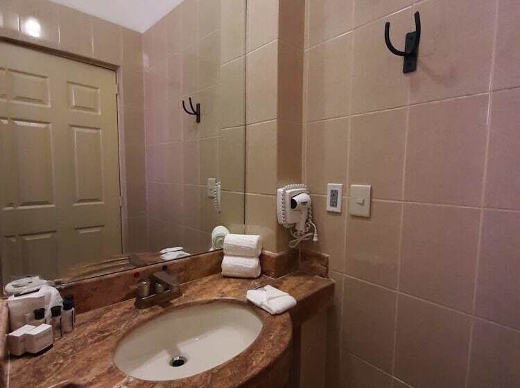 Fotos del hotel Real De La Presa:  24