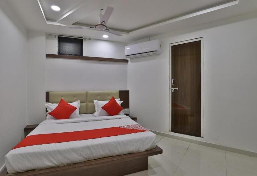 Fotos del hotel Oyo 35508 Dev Palace:  2