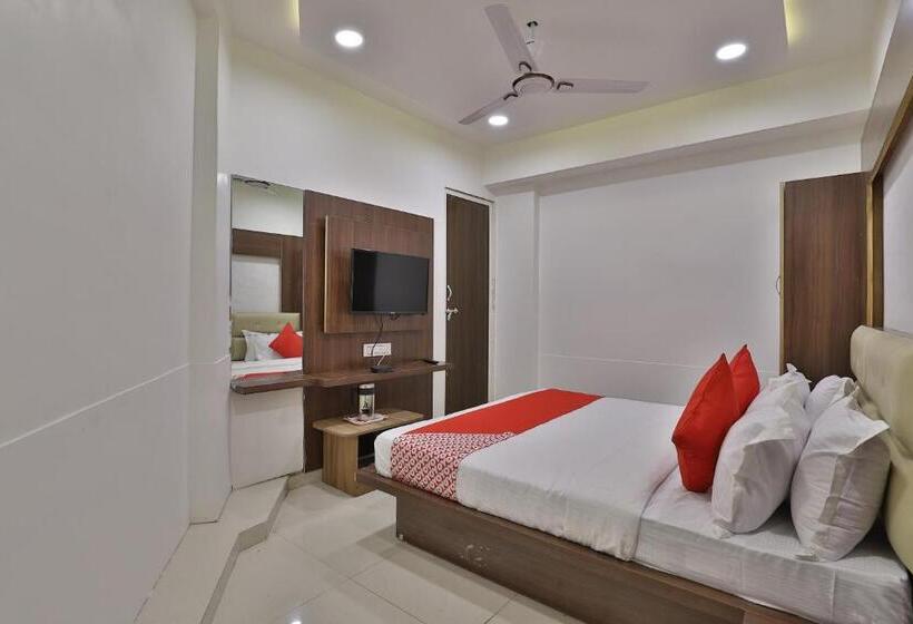 Fotos del hotel Oyo 35508 Dev Palace:  8