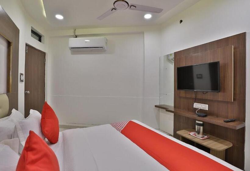 Fotos del hotel Oyo 35508 Dev Palace:  7