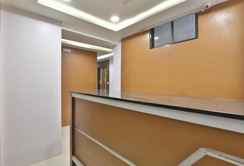 Fotos del hotel Oyo 35508 Dev Palace:  25