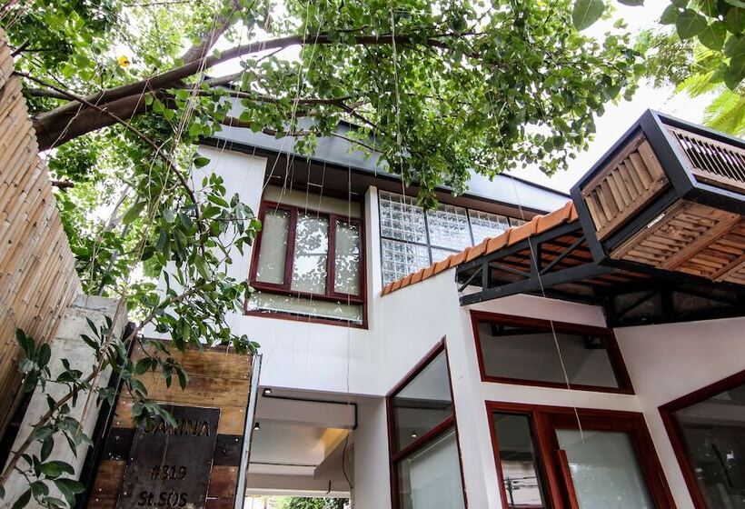 Fotos del hotel Sarina Hotel & Villa:  7