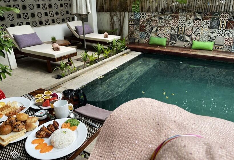 Fotos del hotel Sarina Hotel & Villa:  10