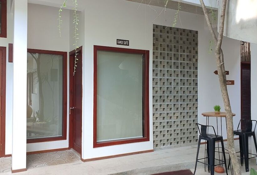 Fotos del hotel Sarina Hotel & Villa:  11