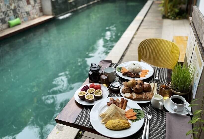 Fotos del hotel Sarina Hotel & Villa:  13