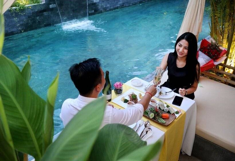 Fotos del hotel Sarina Hotel & Villa:  2