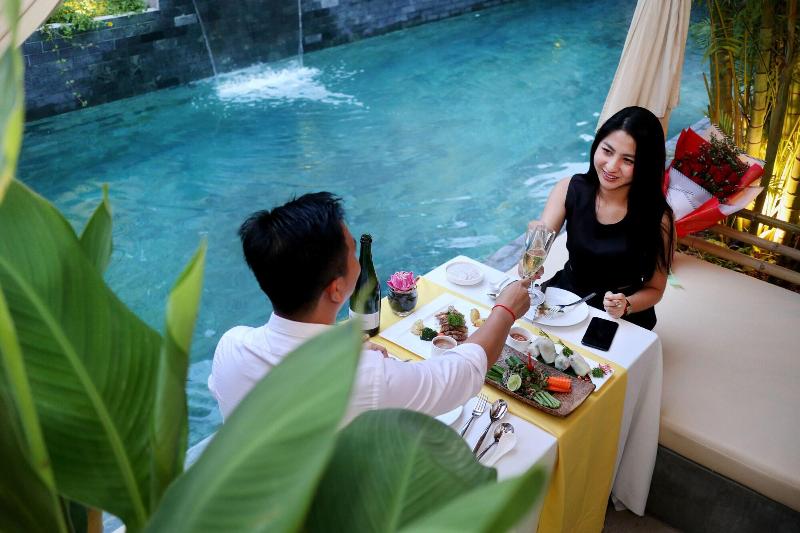 Fotos del hotel Sarina Hotel & Villa:  3