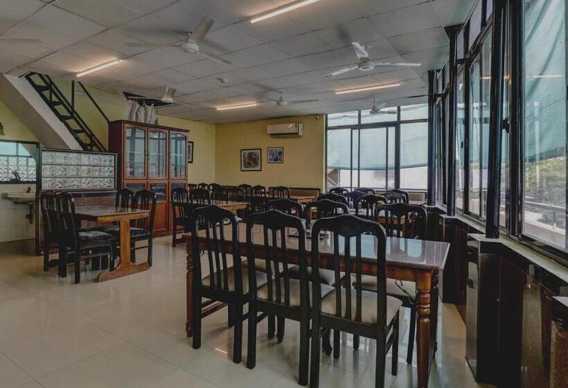 Fotos del hotel Collection O 12684 Compact Green View:  10