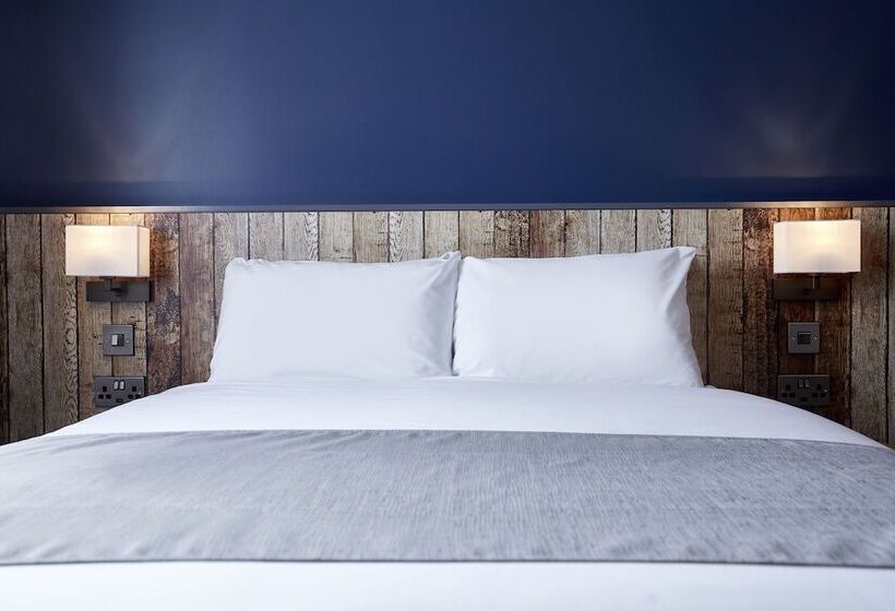 The Churchill By Greene King Inns