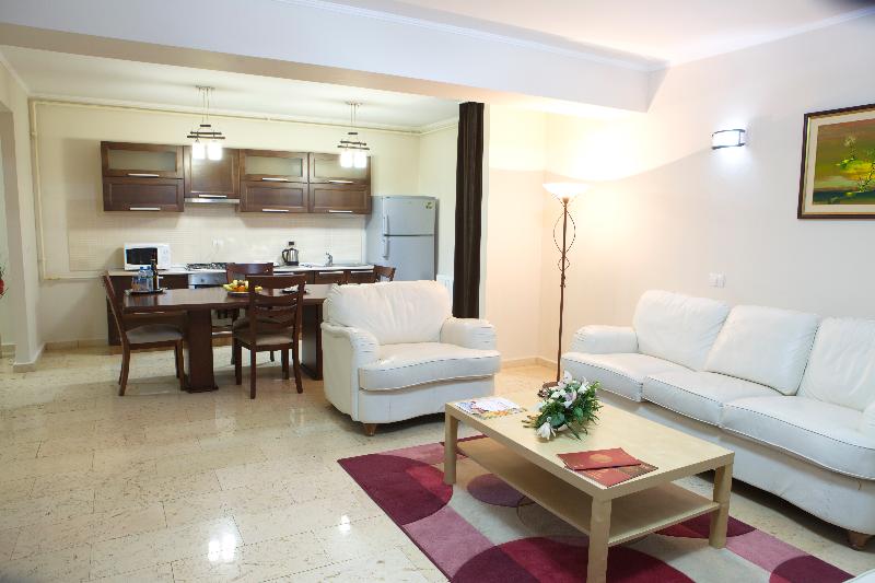 Fotos del hotel Phoenicia Suites:  6