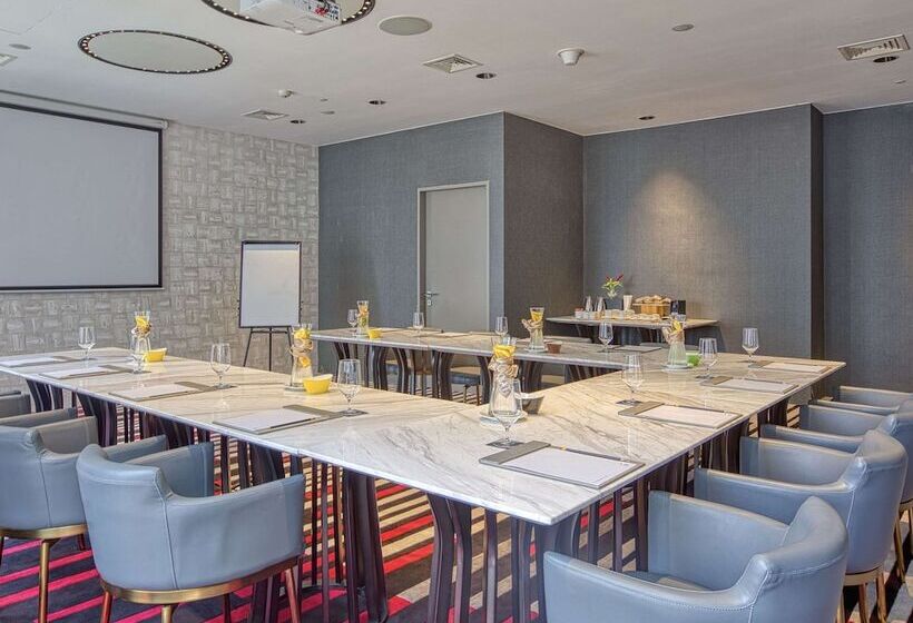 Fotos del hotel Novotel Suites Manila At Acqua:  19