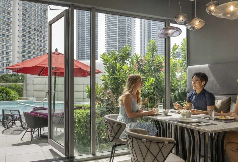 Fotos del hotel Novotel Suites Manila At Acqua:  12