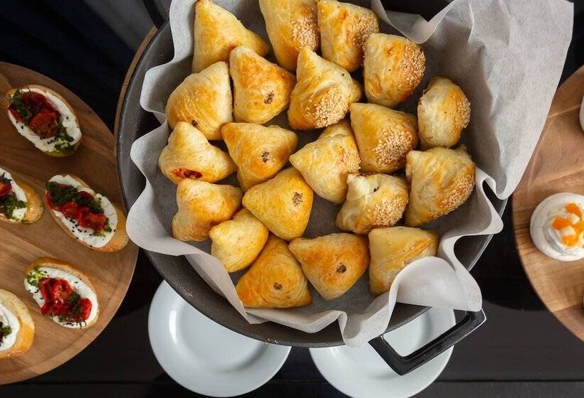 Fotos del hotel Courtyard By Marriott Tashkent:  2