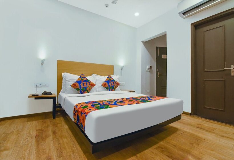 Fotos del hotel Oyo Townhouse 095 Akash Ganga Park Circus:  23