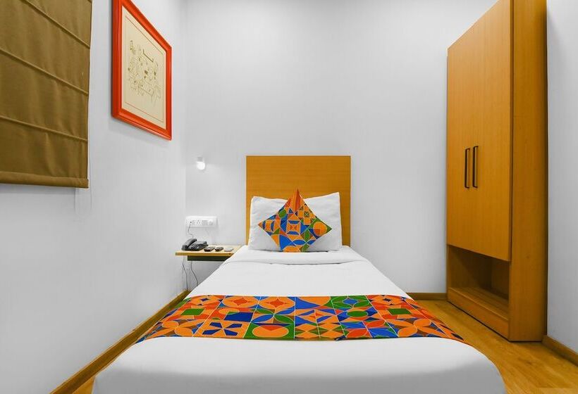 Fotos del hotel Oyo Townhouse 095 Akash Ganga Park Circus:  19