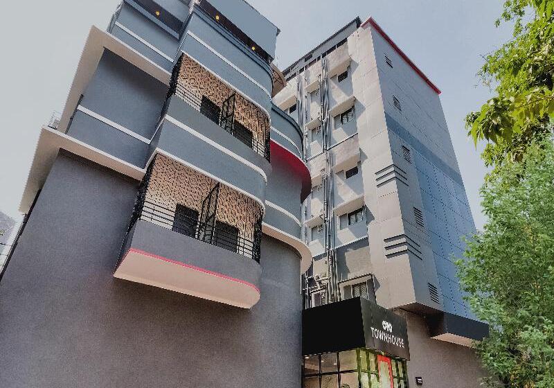 Fotos del hotel Oyo Townhouse 095 Akash Ganga Park Circus:  20