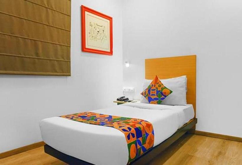 Fotos del hotel Oyo Townhouse 095 Akash Ganga Park Circus:  11