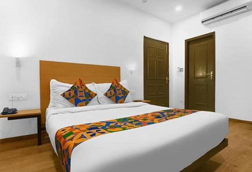 Fotos del hotel Oyo Townhouse 095 Akash Ganga Park Circus:  12