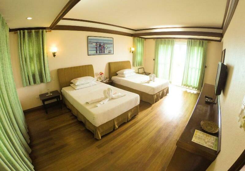 Fotos del hotel Pangil Beach Resort:  9