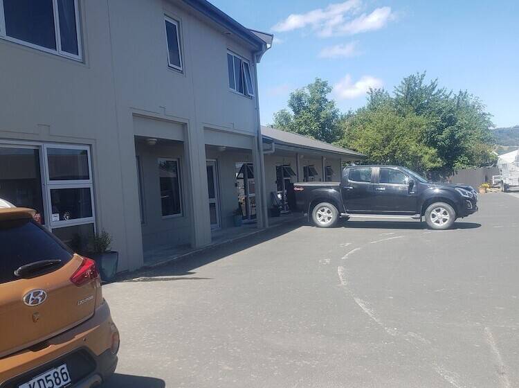 Fotos del hotel Asure St John’s Court Motel:  4