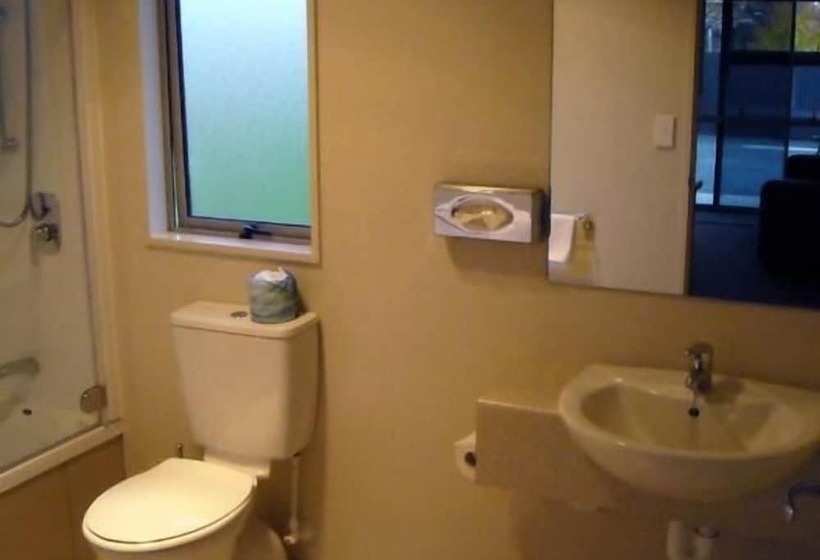 Fotos del hotel Asure St John’s Court Motel:  6