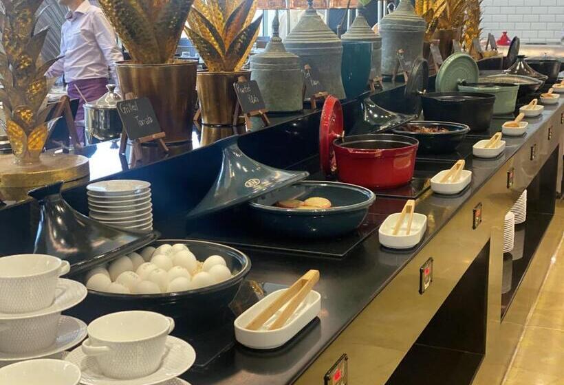 Fotos del hotel Mövenpick  And Residences Riyadh:  23