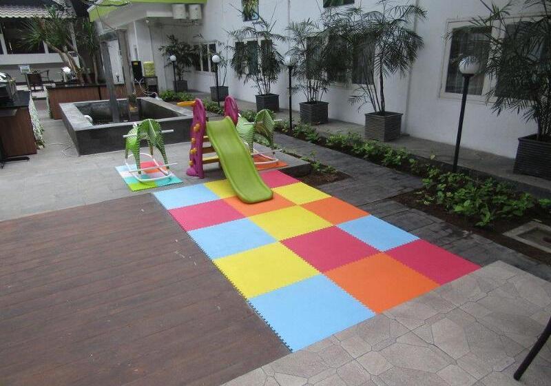 Fotos del hotel Whiz Prime  Darmo Harapan Surabaya:  5