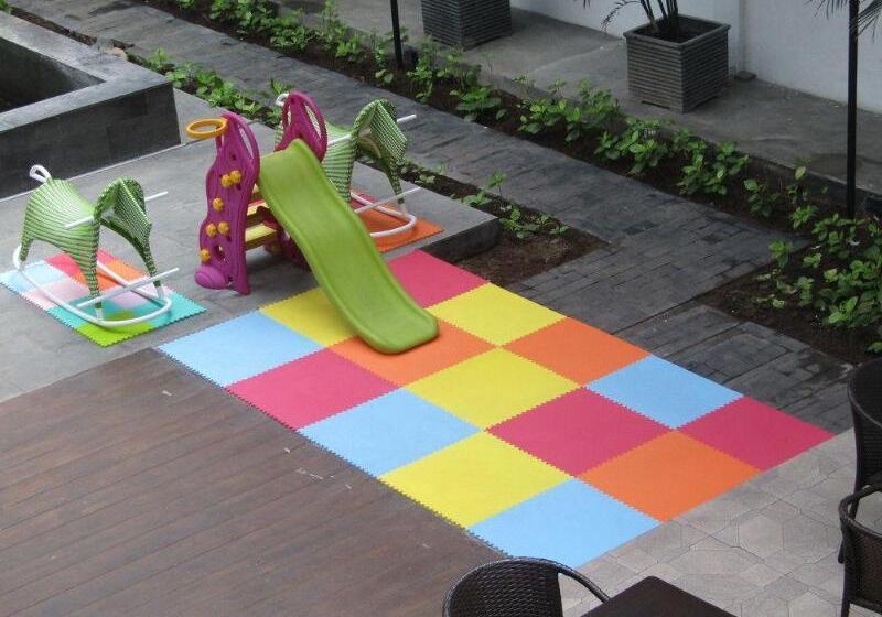 Fotos del hotel Whiz Prime  Darmo Harapan Surabaya:  8