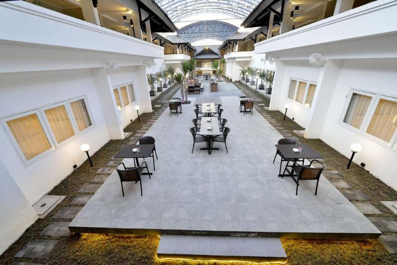 Fotos del hotel Whiz Prime  Darmo Harapan Surabaya:  3