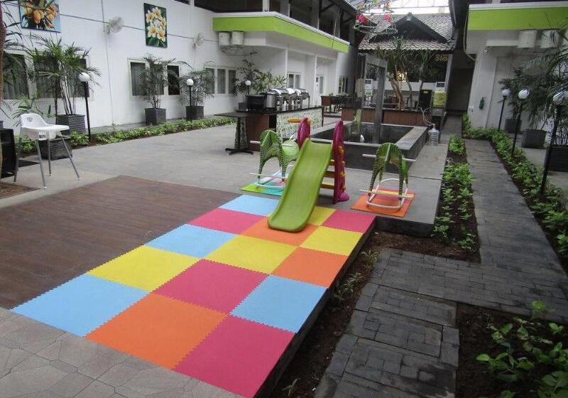 Fotos del hotel Whiz Prime  Darmo Harapan Surabaya:  11